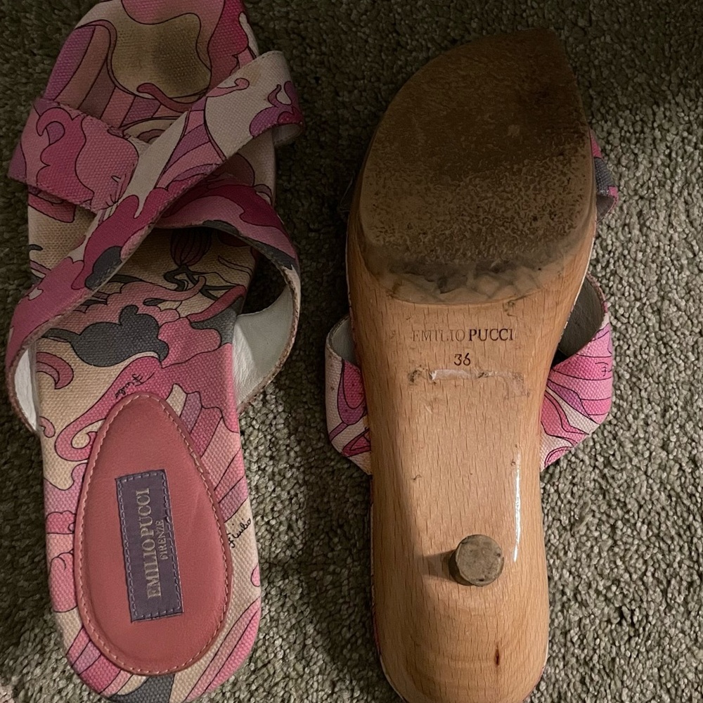 Clogs - Picture 2 of 3